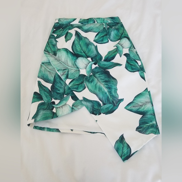 Cameo palm print asymmetrical skirt - Picture 1 of 7